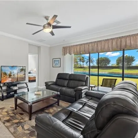 Image 4 - 11642 Shady Blossom Drive, Fort Myers, FL 33913, USA - House for sale