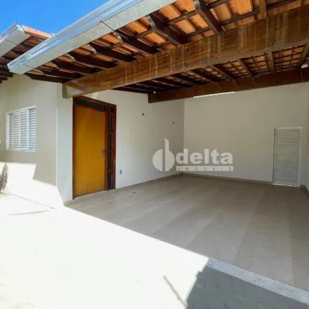 Rent this 3 bed house on Avenida João Pinheiro in Umuarama, Uberlândia - MG