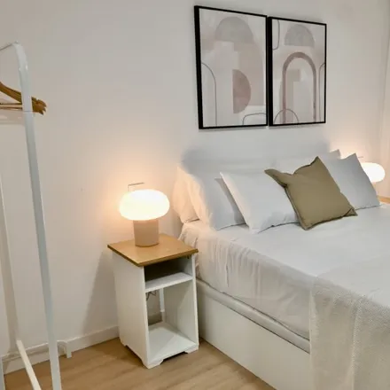 Rent this studio apartment on Madrid in Alimentación, Calle de la Virgen del Coro