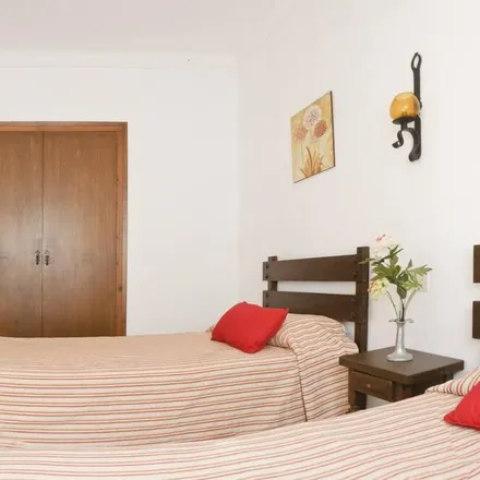Rent this 4 bed duplex on 17130 Torroella de Montgrí