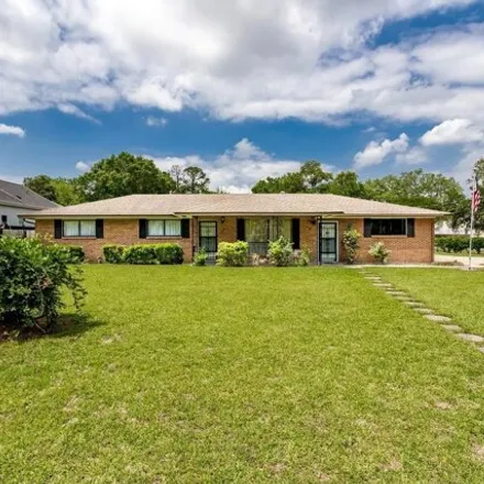 Buy this 3 bed house on 9040 Hill Drive in Inniswold Estates, East Baton Rouge Parish