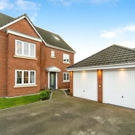 Buy this 5 bed house on Kerscott Close in Low Green, WN3 4JB