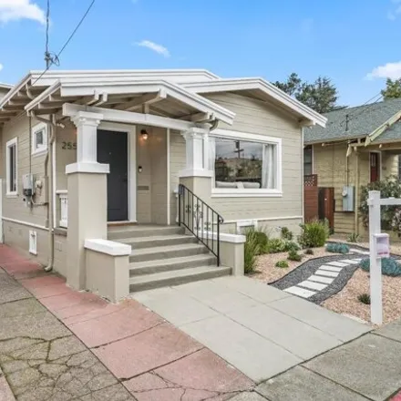 Image 1 - 2554 Pleasant Street, Oakland, CA 94602, USA - House for sale
