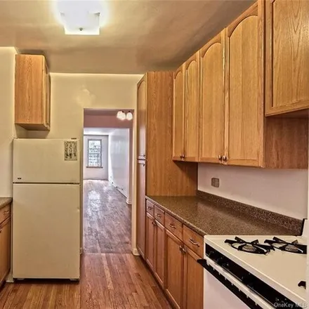 Image 4 - 25 Indian Road, New York, NY 10034, USA - Apartment for sale