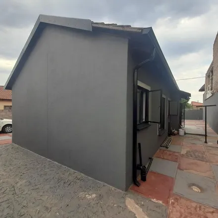 Image 4 - Wild Chestnut Street, Protea Glen, Soweto, 1861, South Africa - Apartment for rent