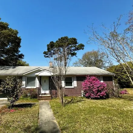 Rent this 3 bed house on 899 Gilbert Street in Jamestown Estates, Charleston County