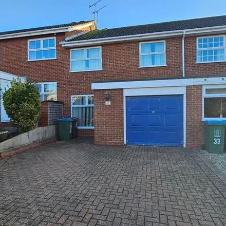 Buy this 3 bed townhouse on Waivers Way in Aylesbury, HP21 9SQ
