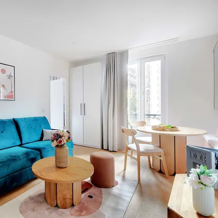 Image 1 - 58 Rue Labat, 75018 Paris, France - Apartment for rent