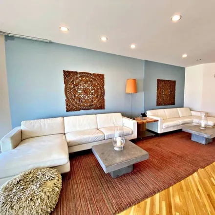Image 6 - 1 Driftwood Street, Los Angeles, CA 90292, USA - Condo for sale