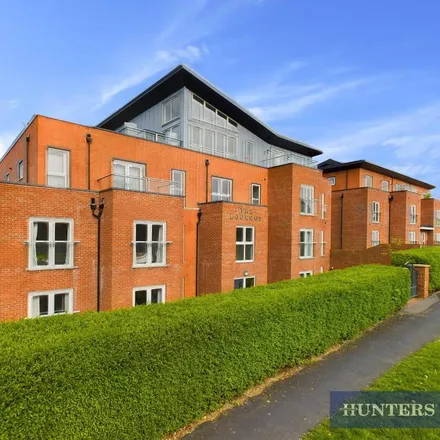 Rent this 2 bed apartment on Holbeck Hill in Scarborough, YO11 3BJ