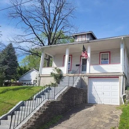 Buy this 4 bed house on 70 Erlanger Street in Elsmere, Kenton County