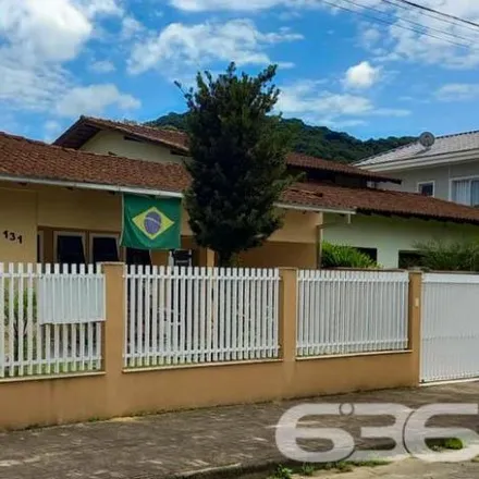Buy this 5 bed house on Rua Amandos Lopes Pereira 57 in Pirabeiraba Centro, Joinville - SC