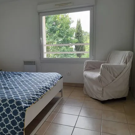 Rent this 2 bed apartment on 33440 Ambarès-et-Lagrave