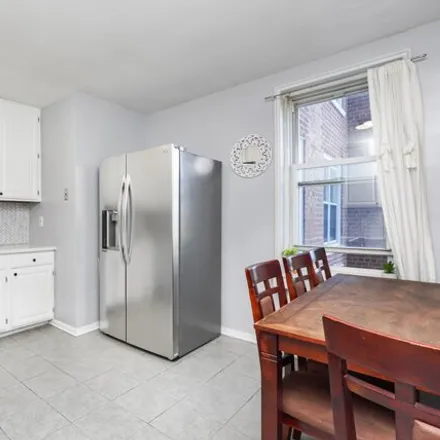 Image 6 - 350 Richmond Ter Apt 3a, New York, 10301 - Apartment for sale