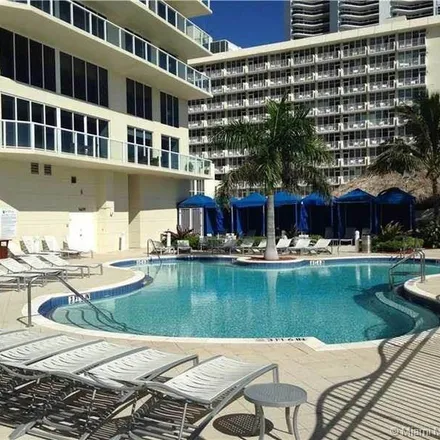 Image 6 - La Perla Ocean Residences, 16699 Collins Avenue, Sunny Isles Beach, FL 33160, USA - Apartment for rent