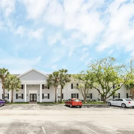 Buy this 2 bed condo on Lewfield Circle in Seminole County, FL 32972