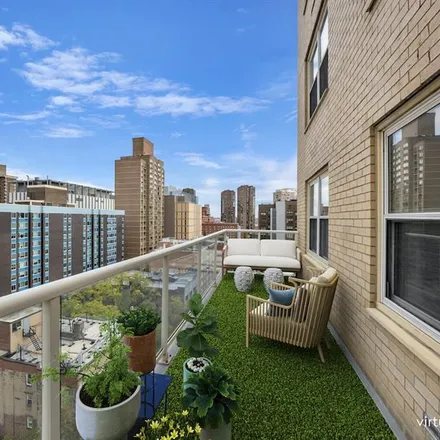 Image 1 - 305 EAST 24TH STREET 15F in Gramercy Park - Apartment for sale