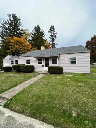 Buy this 3 bed house on 983 Lawton Street in Akron, OH 44320