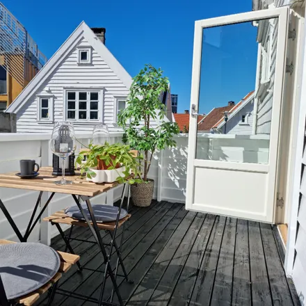 Rent this 3 bed apartment on Olavskleivå 22 in 4005 Stavanger, Norway