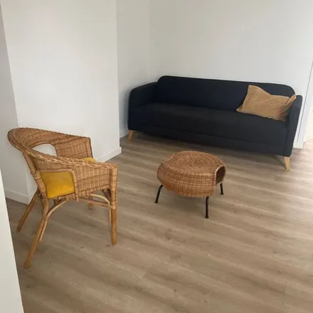 Rent this 3 bed apartment on Rue Philippe Baucq - Philippe Baucqstraat 123 in 1040 Etterbeek, Belgium