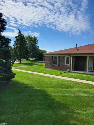 Image 3 - 14873 Melrose Court, Shelby Charter Township, MI 48315, USA - Condo for sale