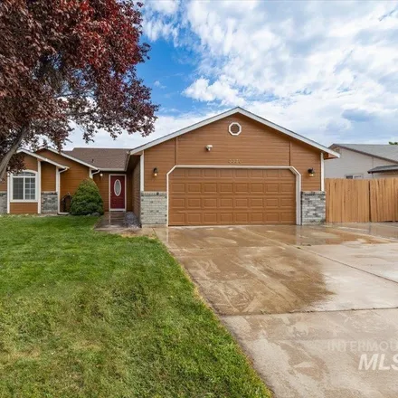 Buy this 3 bed house on 3330 Evergreen Way in Nampa, ID 83687