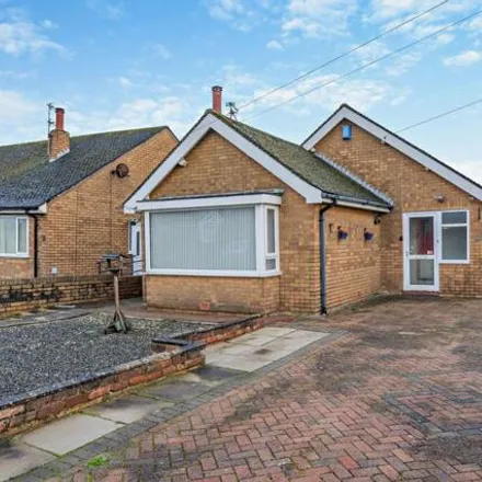 Buy this 2 bed house on Singleton Avenue in Lytham St Annes, FY8 3JU