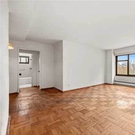 Image 7 - 21-25 34th Avenue, New York, NY 11106, USA - Apartment for sale