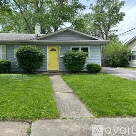 Rent this 3 bed house on 2725 Birch Ave
