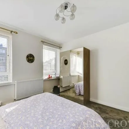 Image 5 - Millpond Estate, 55-65 West Lane, Canada Water, London, SE16 4LY, United Kingdom - Apartment for sale