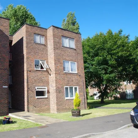 Rent this 1 bed apartment on Sacred Heart Catholic Primary School in Broadmeads, Ware