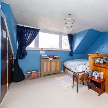 Image 3 - 5 Park Hill Close, London, SM5 3QW, United Kingdom - Townhouse for sale