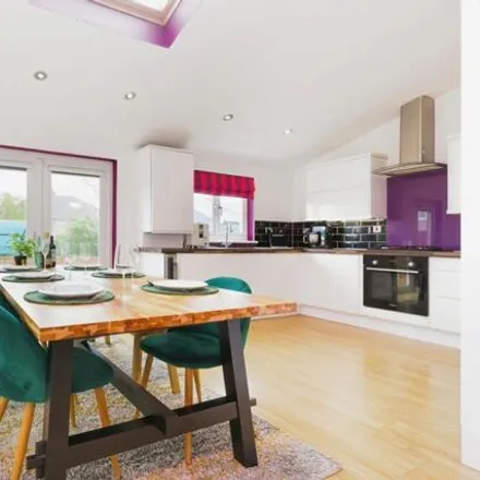 Buy this 3 bed duplex on Sidlaw Road in Bearsden, G61 4LE