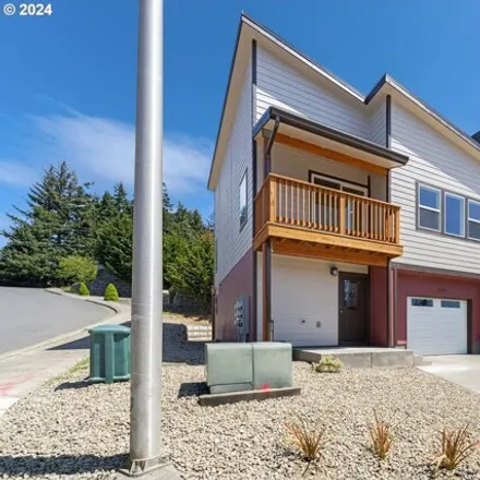 Buy this 2 bed house on 2295 Brooklyn Lane in Coos Bay, OR 97420