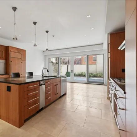 Image 5 - 414 South 21st Street, Philadelphia, PA 19146, USA - Townhouse for sale