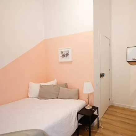 Image 2 - Carrer d'Aragó, 109-111, 08015 Barcelona, Spain - Room for rent