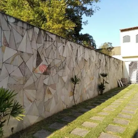 Buy this 4 bed house on Parada 1 - Heitor in Rua Américo Salvador Novelli, Itaquera