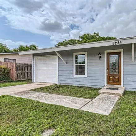 Image 3 - 5287 Village Glen, San Antonio, TX 78218, USA - House for sale