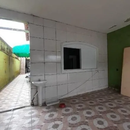 Rent this 4 bed house on Rua Capitão Afonso Tessitore in Jardim Suarão, Itanhaem - SP