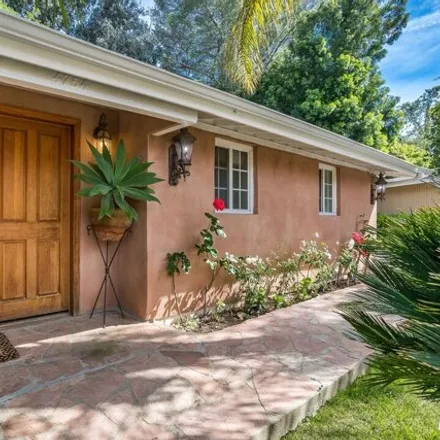 Image 2 - 4752 Cerrillos Drive, Los Angeles, CA 91364, USA - House for sale