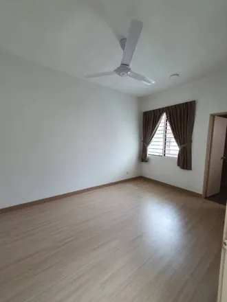 Rent this 4 bed apartment on Jalan Metro 1/6 in Glomac Lakeside Residences, 47160 Subang Jaya
