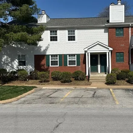 Rent this 2 bed condo on 1600 Oriole Place in Brentwood, Saint Louis County
