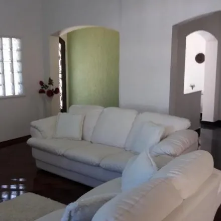 Buy this 7 bed house on Avenida Dom Paulo Rolim Loreiro in Vila Natal, Mogi das Cruzes - SP