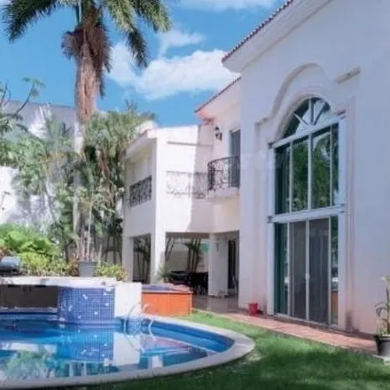 Buy this 5 bed house on Avienda Central de Villa Magna in 77506 Cancún, ROO