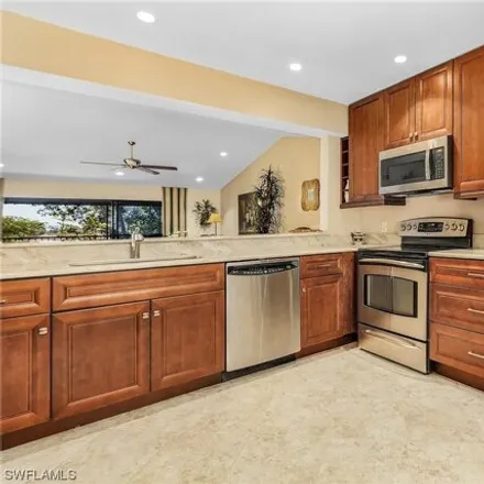 Image 2 - 4698 Flagship Drive, Lee County, FL 33919, USA - Condo for sale