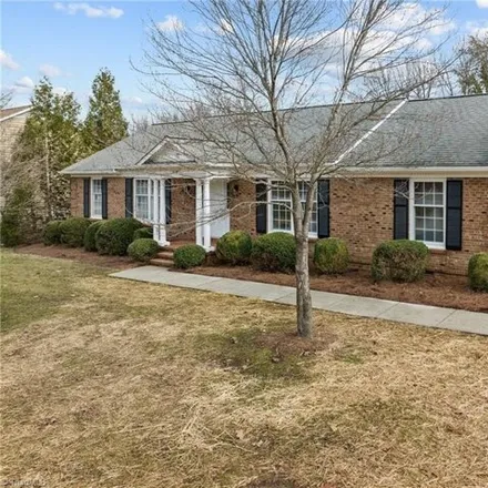 Image 3 - 1116 Jefferson Road, Carriage Hills, Greensboro, NC 27410, USA - House for sale