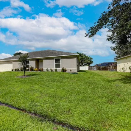 Rent this 5 bed house on Port Saint Lucie