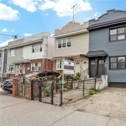 Rent this 2 bed townhouse on 1434 East 98th Street in New York, NY 11236
