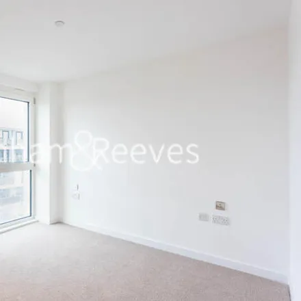 Image 3 - Asda, Capitol Way, London, NW9 0AS, United Kingdom - Room for rent
