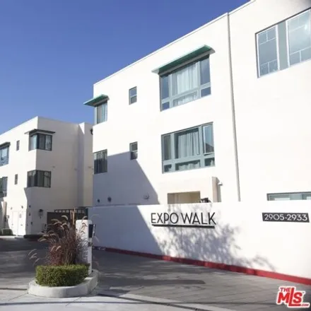Rent this 2 bed condo on 2905 Exposition Place in Los Angeles, CA 90018